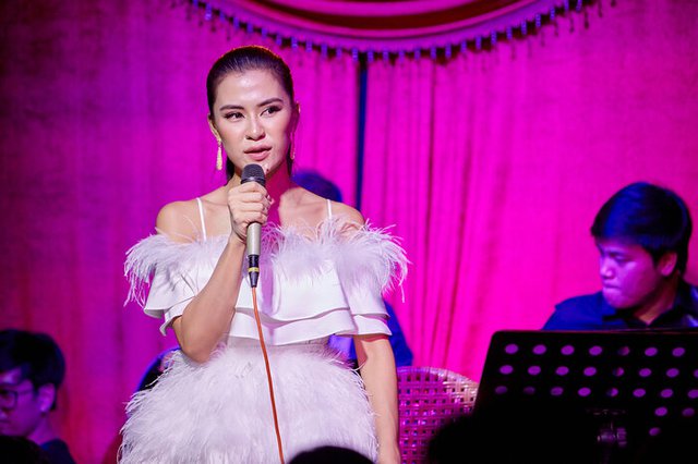 Hà Nhi - Ngôi sao phòng trà mới nổi, từng là top 4 Vietnam Idol - Ảnh 4.