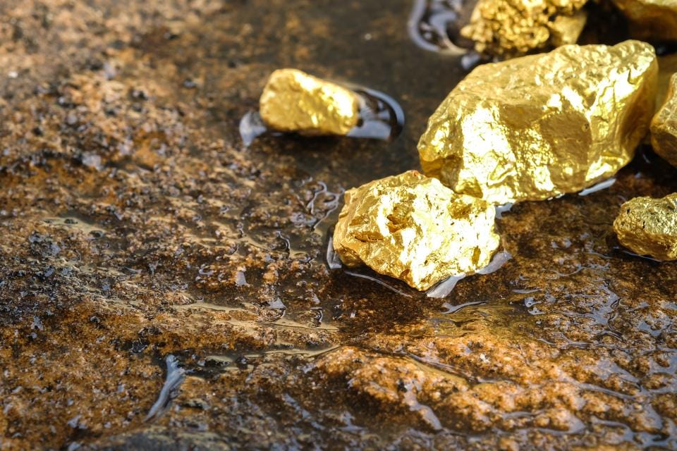 Tìm thấy 1.000 tấn vàng trong hố va chạm tỷ năm, vì sao không ai khai thác? Có 2 lý do - Ảnh 1.