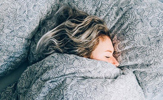 5 biểu hiện khi ngủ chứng tỏ tim khỏe mạnh, có tiềm năng sống thọ - Ảnh 3.