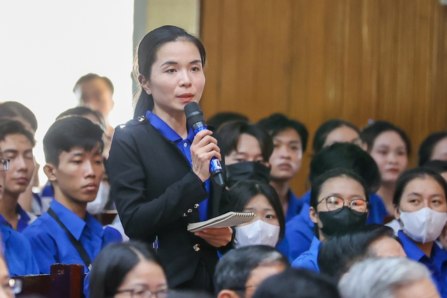 Thủ tướng tiếp xúc cử tri thanh niên, sinh viên, lao động trẻ trước kỳ họp Quốc hội - Ảnh 6.