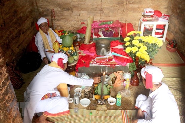 Tưng bừng Lễ hội Katê của đồng bào dân tộc Chăm ở Bình Thuận - Ảnh 1.