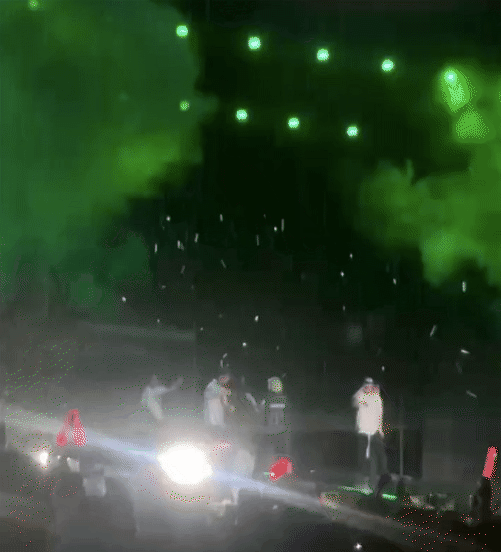 iKON diễn cực bốc dưới trời mưa nặng hạt, đội nón lá hát vang &quot;thánh ca&quot; Love Scenario cùng fan Việt - Ảnh 2.