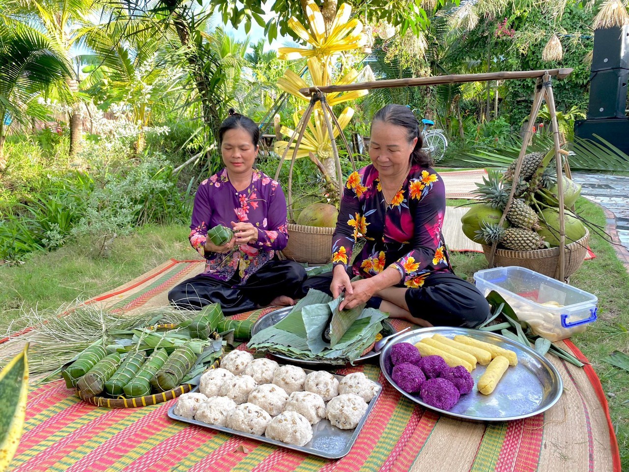 Hơn 5.000 phụ nữ tham gia lễ hội trang phục áo bà ba, áo dài ở Cần Thơ - Ảnh 4.