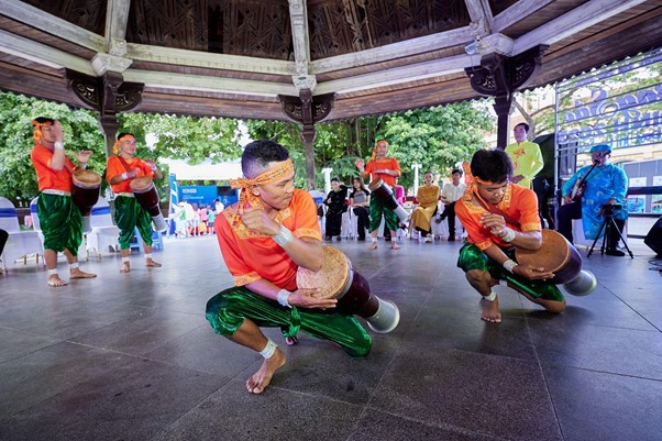 Không gian văn hóa Tây Ninh tại Hồ Gươm nườm nườm nượp du khách trong hai ngày cuối tuần - Ảnh 7.