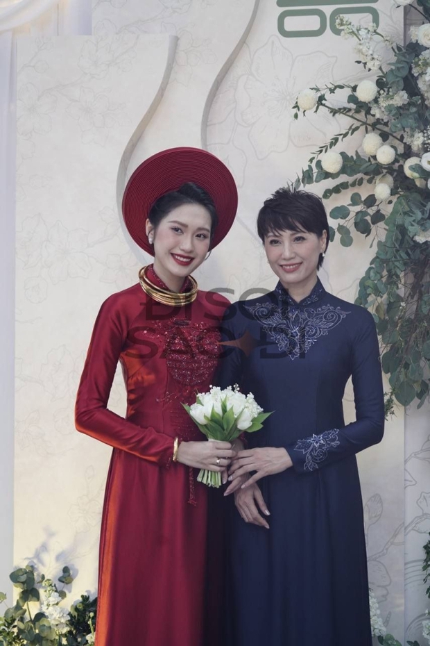 Doãn Hải My rạng rỡ nhận vàng mẹ chồng trao, nói một câu thể hiện vừa đẹp lại khéo- Ảnh 8.
