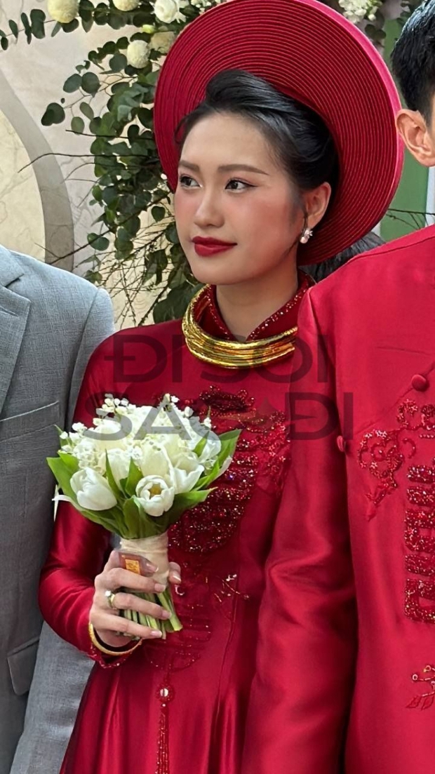 Doãn Hải My rạng rỡ nhận vàng mẹ chồng trao, nói một câu thể hiện vừa đẹp lại khéo- Ảnh 6.