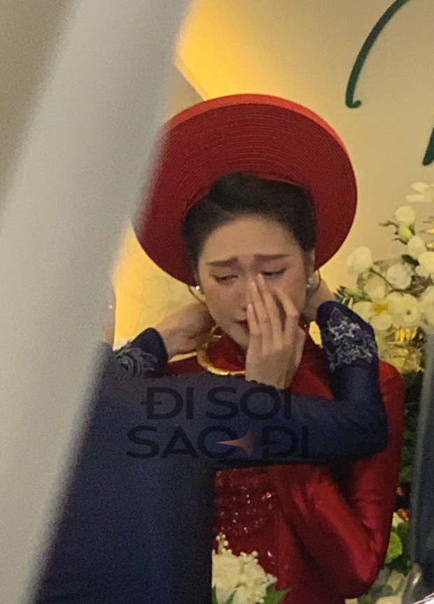 Doãn Hải My rạng rỡ nhận vàng mẹ chồng trao, nói một câu thể hiện vừa đẹp lại khéo- Ảnh 5.