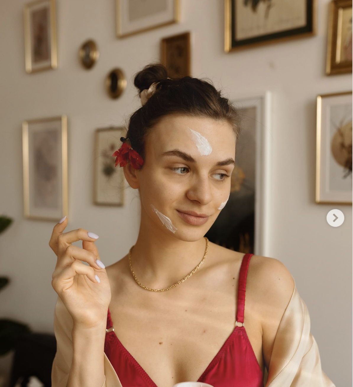 Chăm da như phụ nữ Pháp: Dám bỏ qua một bước skincare buổi sáng để có làn da tươi trẻ, mịn màng - Ảnh 3.