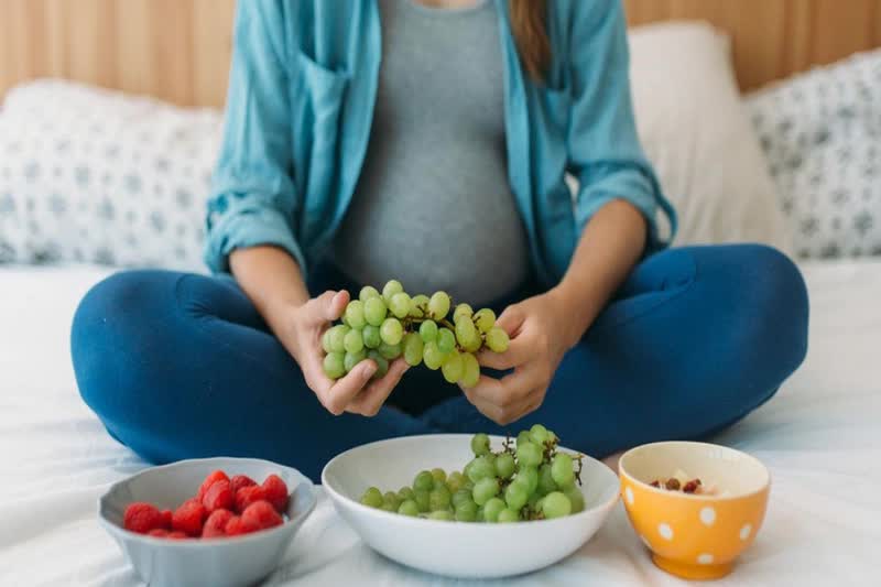 5 loại quả mùa thu - đông mẹ bầu nên bổ sung giúp thai kỳ khỏe mạnh - Ảnh 1.