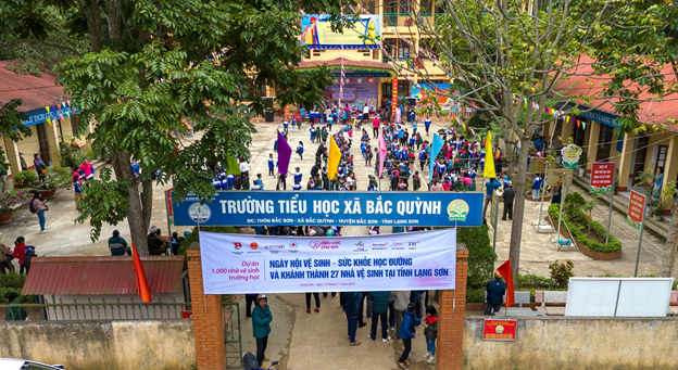 Toàn cảnh Ngày hội Vệ sinh - Sức khỏe học đường và Lễ khánh thành 27 nhà vệ sinh cho em tại Lạng Sơn do Quỹ Vì tầm vóc Việt, Tập đoàn TH, Ngân hàng TMCP Bắc Á đồng hành tài trợ