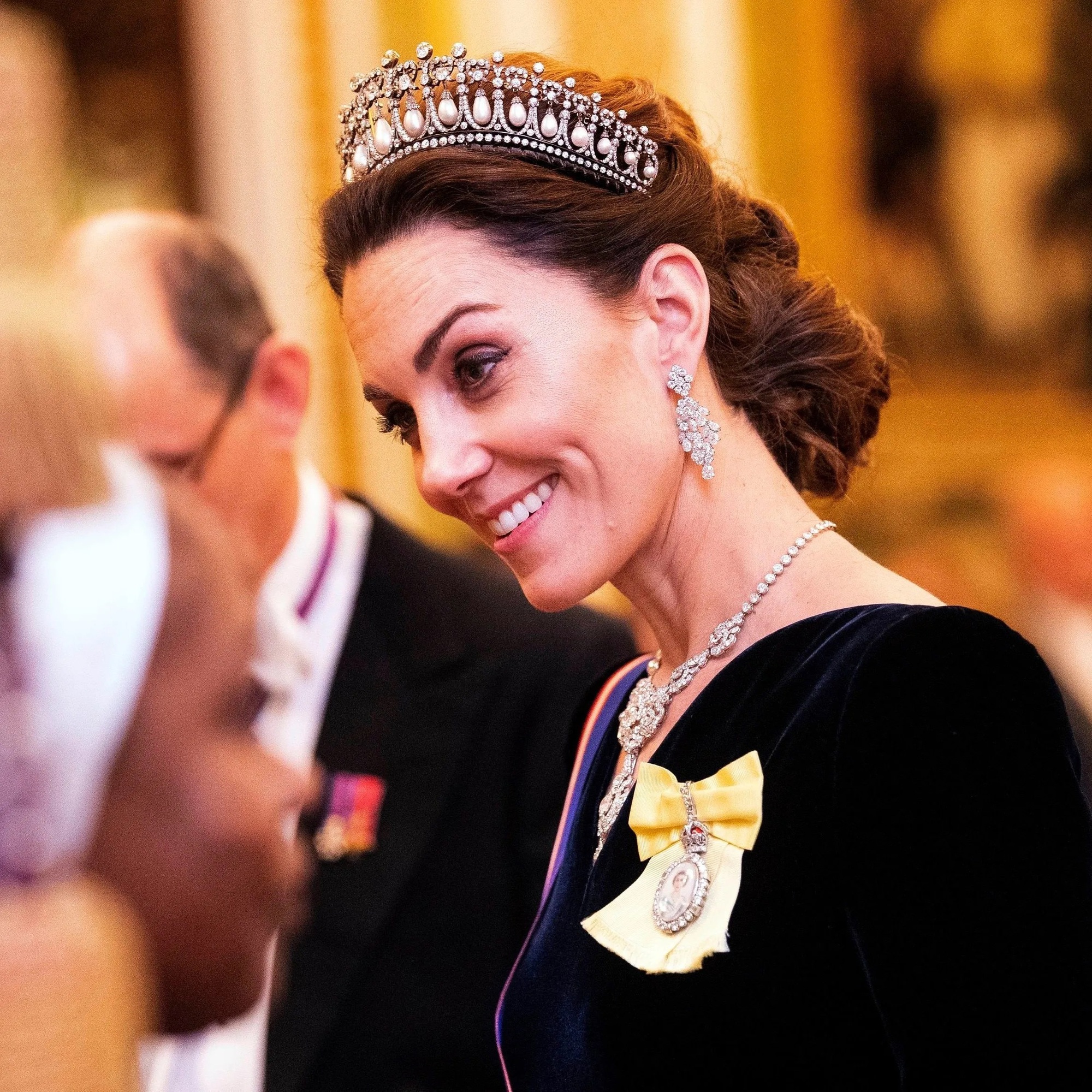 After more than a decade as a royal daughter-in-law, Princess Kate has only worn 4 crowns - Photo 11.