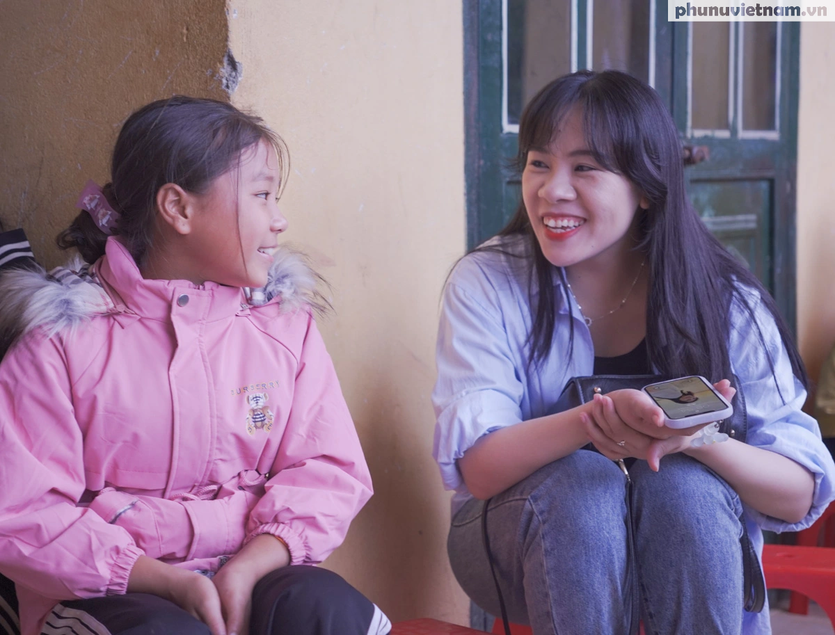 Người trẻ Hà Nội bán hoa gây quỹ xây dựng thư viện sách cho trẻ em vùng cao - Ảnh 11.