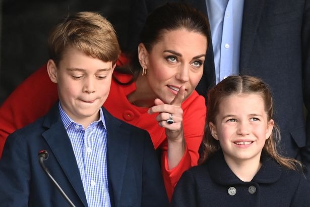 Vương phi Kate &quot;đau lòng&quot; trước quyết định của Thân vương William về tương lai của con trai cả George - Ảnh 3.