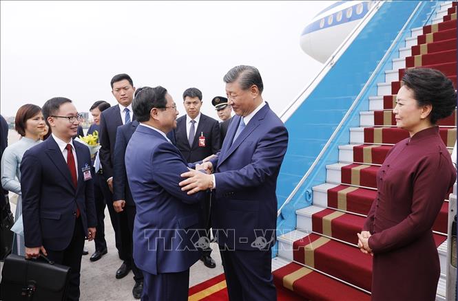 Tổng Bí thư, Chủ tịch nước Trung Quốc Tập Cận Bình và Phu nhân bắt đầu chuyến thăm Việt Nam- Ảnh 1.