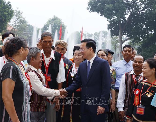 Chủ tịch nước gặp mặt Đoàn đại biểu người có uy tín trong đồng bào dân tộc thiểu số toàn quốc- Ảnh 3.