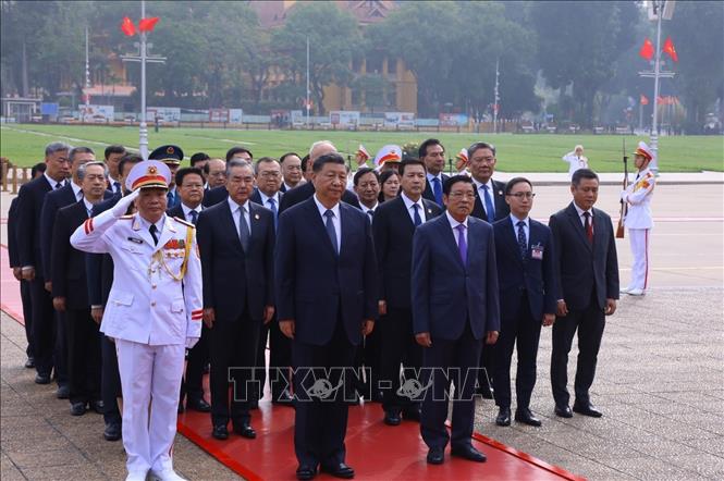 Tổng Bí thư, Chủ tịch nước Trung Quốc Tập Cận Bình vào Lăng viếng Chủ tịch Hồ Chí Minh- Ảnh 3.
