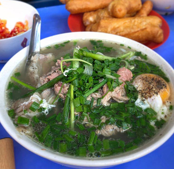 Loại rau chợ Việt bán vài ngàn cả nắm nhưng là "khắc tinh" của ung thư miệng, dạ dày và thực quản- Ảnh 1.