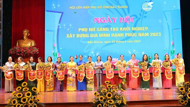 Hội LHPN tỉnh Bắc Giang: 10 điểm nhấn trong hoạt động năm 2023- Ảnh 3.