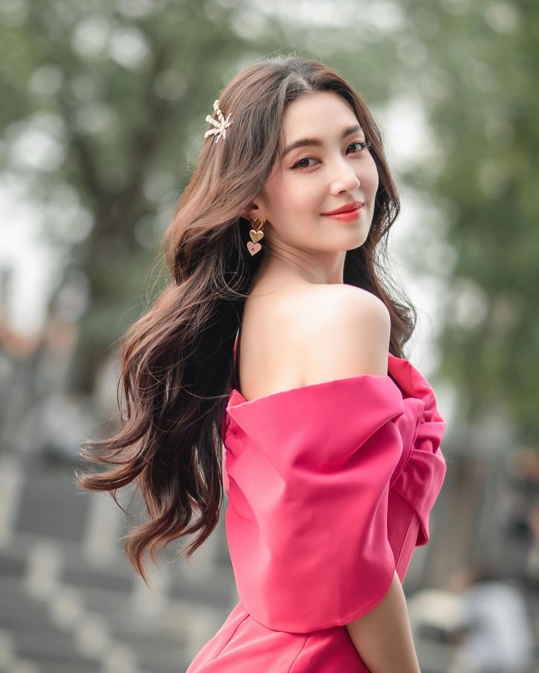 3 mỹ nhân Thái khiến fan muốn tặng hoa trong dịp Valentine: Lisa vươn tầm thế giới nhưng vẫn phải chịu thua chị đại siêu sao này - Ảnh 15.
