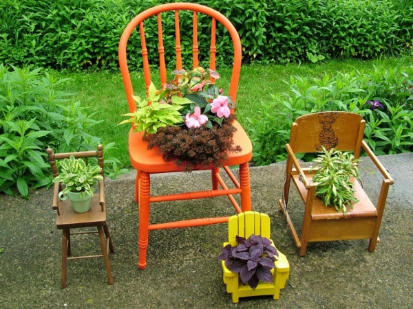 Tận dụng đồ bỏ đi trong nhà để trang trí khu vườn mùa hè thêm xanh mát - Ảnh 10.