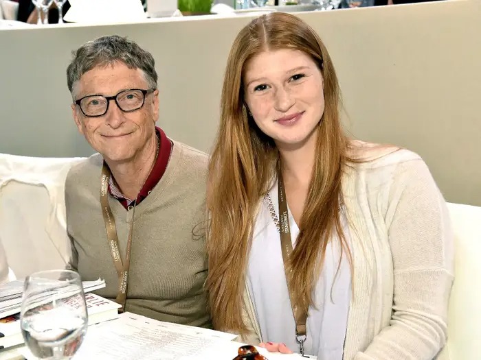Cuộc sống kín tiếng của con gái &quot;ngậm thìa vàng&quot; nhà Bill Gates: Ngỡ xa hoa mà chỉ được hưởng chút ít trong số tài khoản khủng của cha - Ảnh 16.