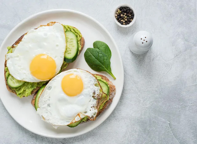 6 bữa sáng giúp giảm mỡ bụng và trẻ lâu, toàn món ngon lại dễ làm - Ảnh 1.