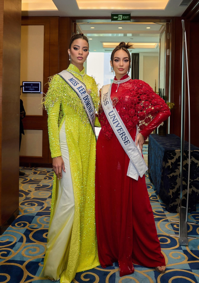Top 2 Miss Universe &quot;đụng&quot; áo dài với Hoa hậu Thùy Tiên - Thanh Thủy - Ảnh 1.