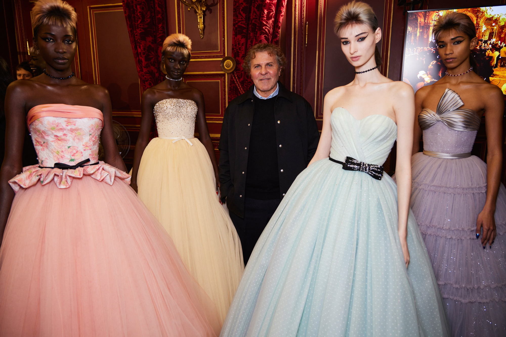 Haute Couture Fashion Week: 7 BST “mặn” và đáng xem hơn hẳn Chanel - Dior - Ảnh 7.