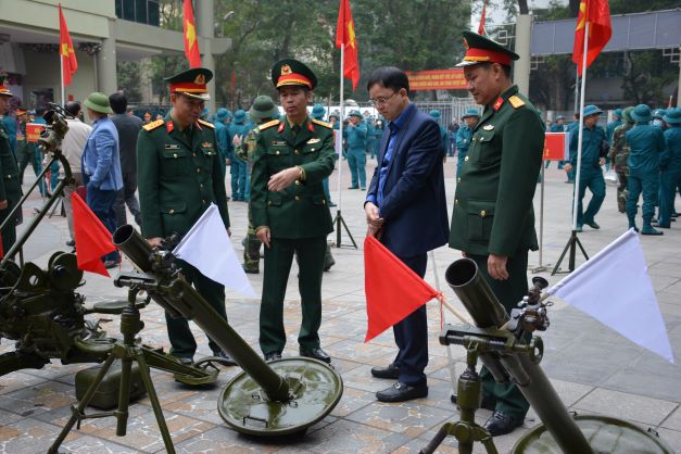 Hà Nội: Ban CHQS quận Hai Bà Trưng tổ chức Lễ ra quân huấn luyện và phát động phong trào thi đua trong huấn luyện năm 2023 - Ảnh 7.