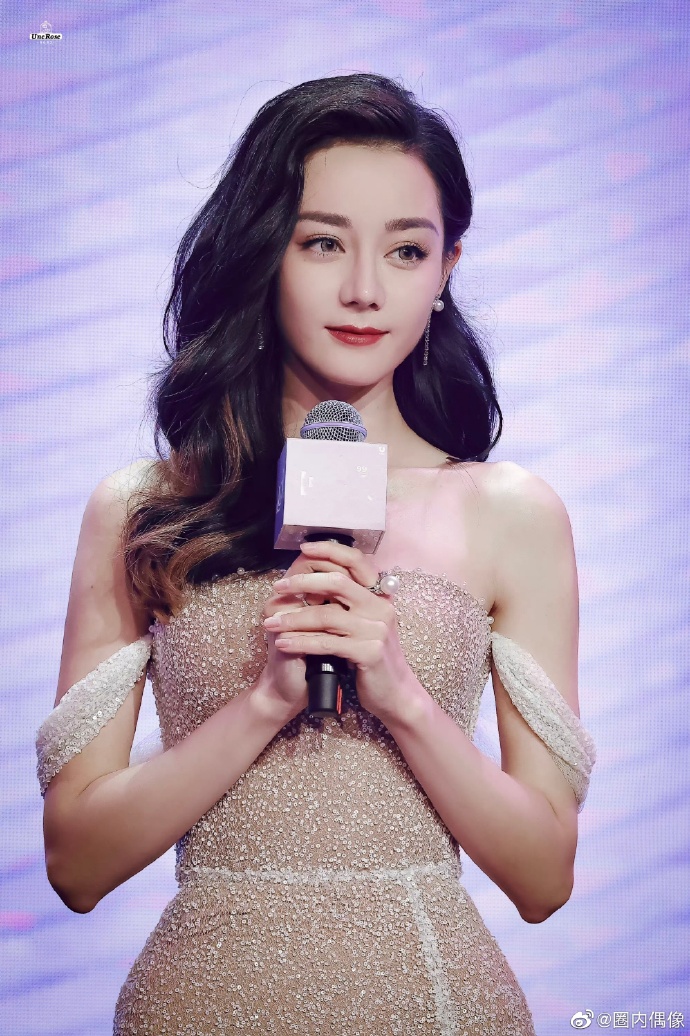 Địch Lệ Nhiệt Ba sánh vai cùng siêu mẫu Ming Xi trong quảng cáo LV