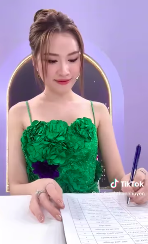 Thanh Thanh Huyền gây tranh cãi khi làm lộ kết quả Hoa hậu Chuyển giới - Ảnh 1.