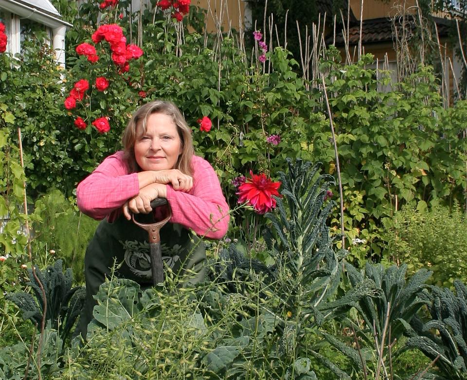 Khu vườn bạt ngàn rau quả sạch của người phụ nữ bắt đầu làm vườn từ năm 10 tuổi - Ảnh 2.