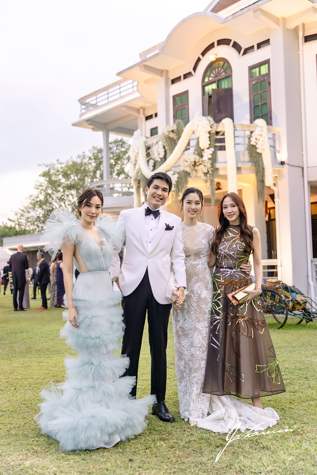 Nong Poy tổ chức tiệc cưới ở dinh thự nhà chồng: Cô dâu tung hoa cưới từ ban công, dàn sao hạng A có mặt - Ảnh 7.