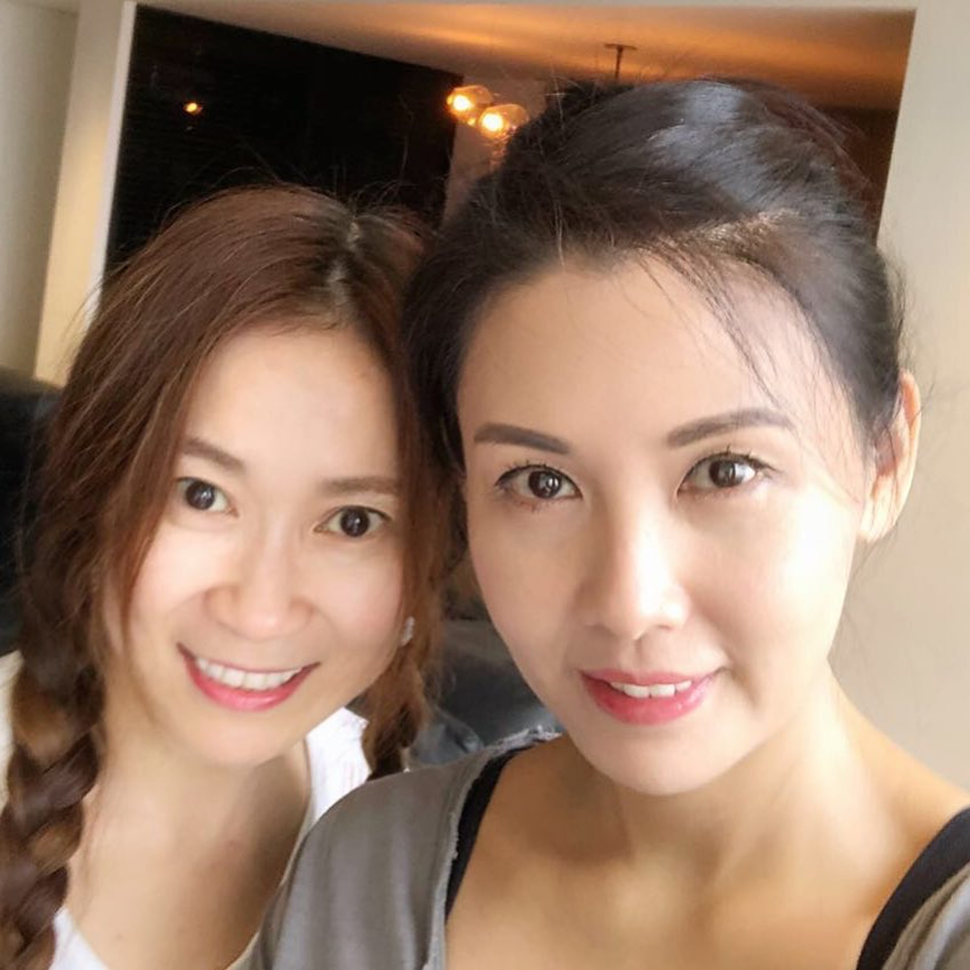 Người tình màn ảnh của Châu Tinh Trì 54 tuổi vẫn trẻ đẹp như ngoài 30 nhờ 8 loại thực phẩm - Ảnh 1.