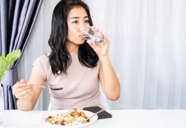 Người phụ nữ “tăng 1 giảm 1” khi ăn uống để sống healthy, khỏe hơn chưa thấy gì đã suýt mất mạng - Ảnh 1.