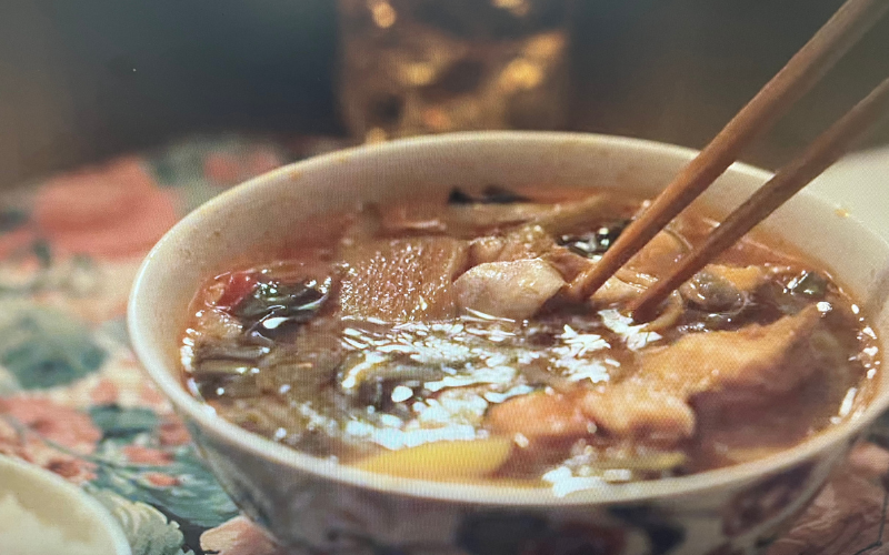 Món canh quen thuộc trên bàn ăn Việt không chỉ lọt Top món canh ngon nhất thế giới mà còn xuất hiện trong phim Hollywood - Ảnh 3.