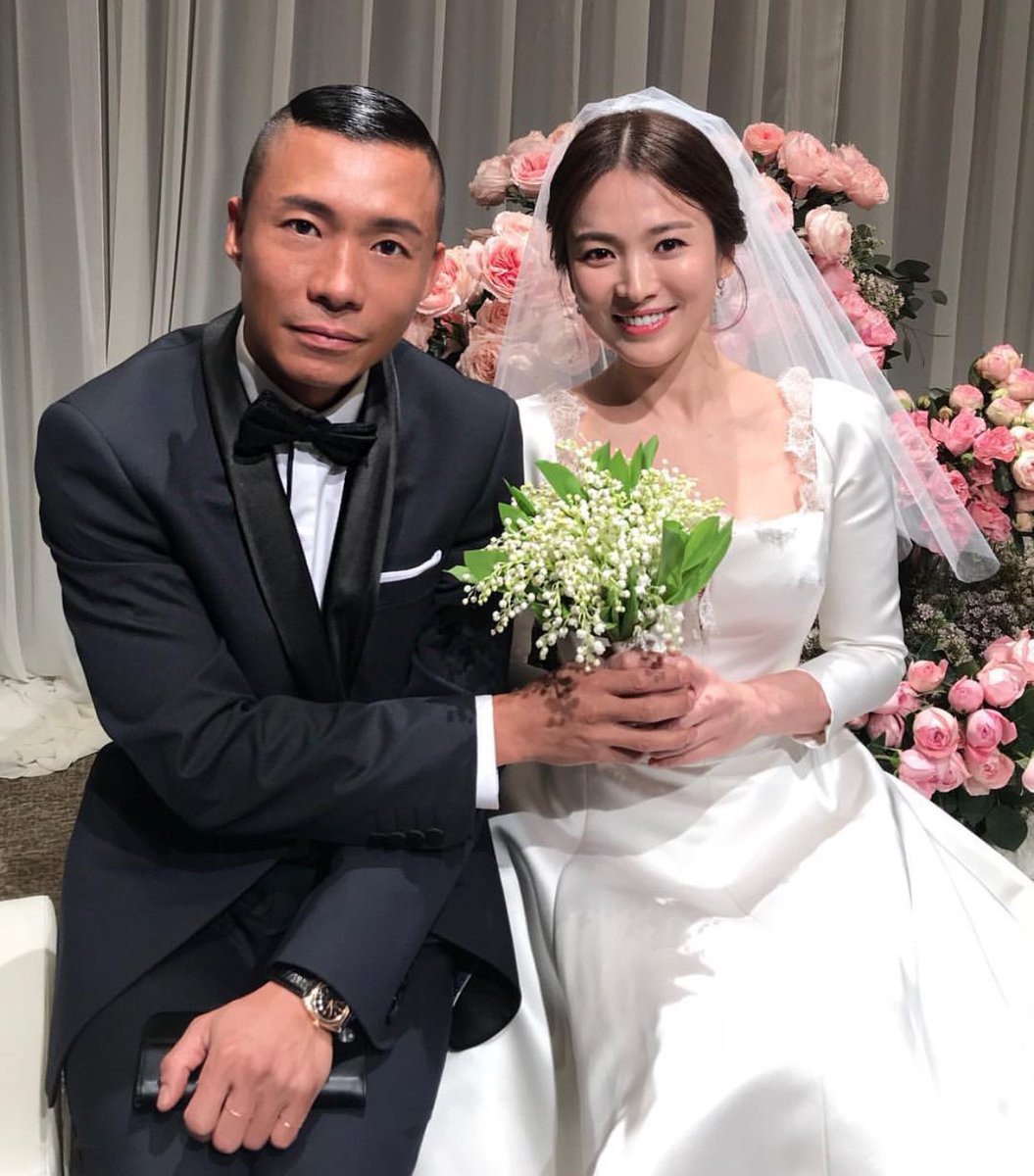 Ảnh cưới của Hyun Bin  Son Ye Jin bị đem ra so sánh với Song  Song