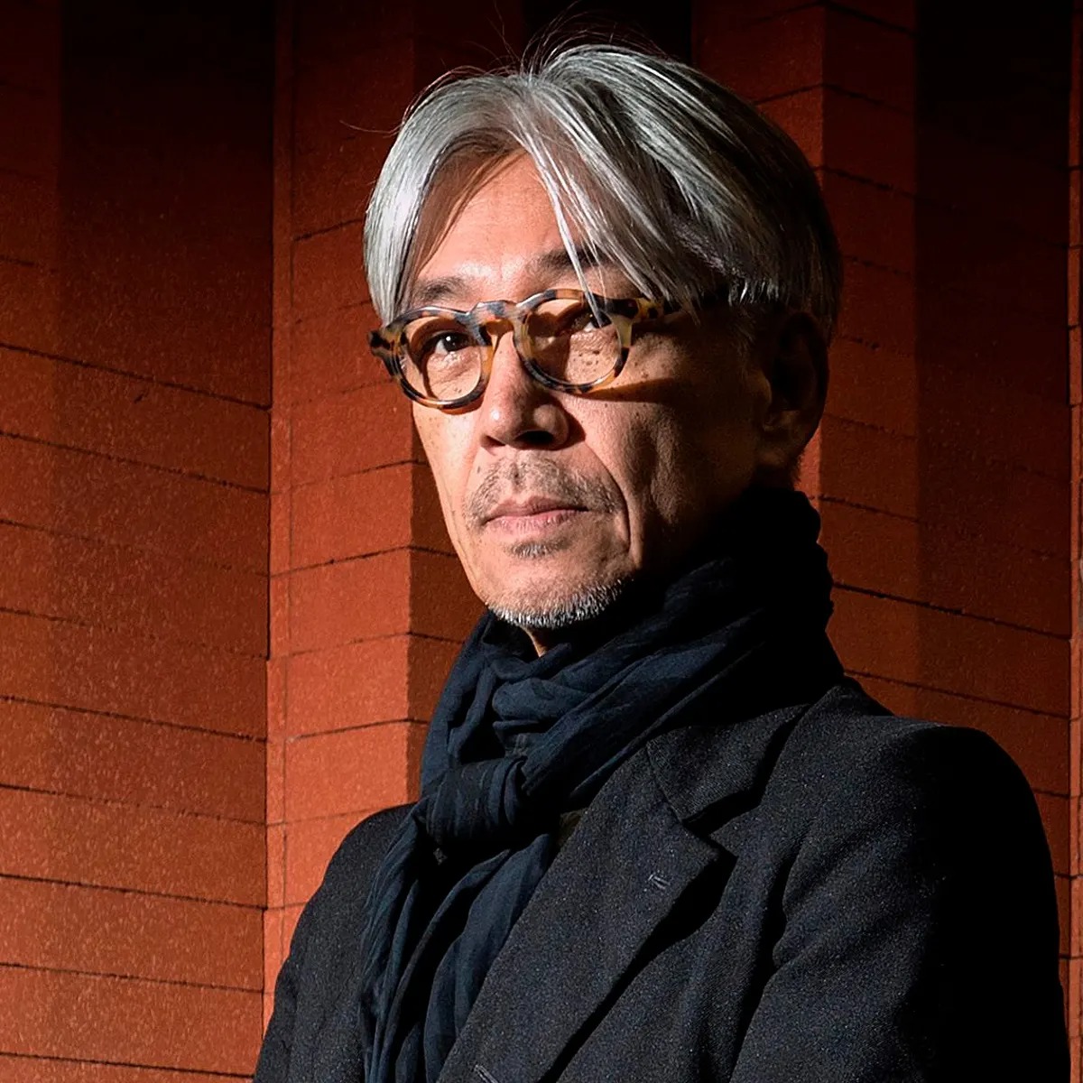 Ông hoàng nhạc phim Ryuichi Sakamoto qua đời vì bạo bệnh, hưởng thọ 71 tuổi - Ảnh 1.