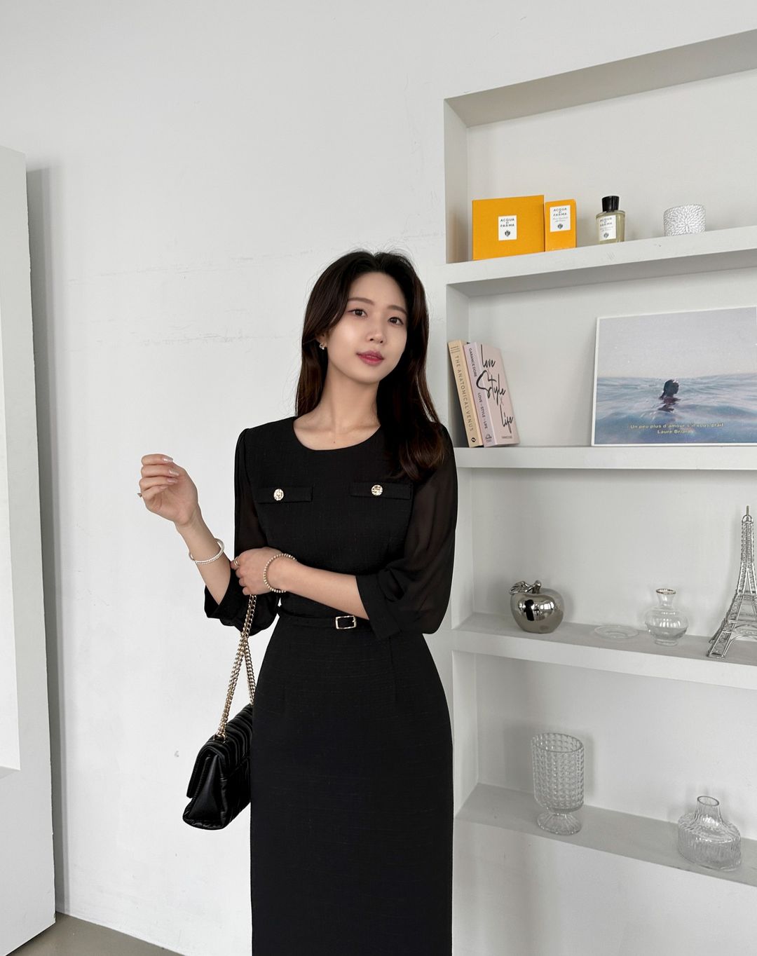 Váy đen tối giản, kiểu váy đáng sắm nhất cho nàng công sở