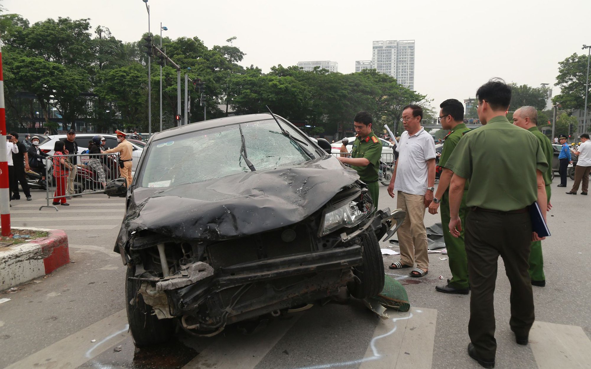 Xác định nguyên nhân ban đầu vụ &quot;xe điên&quot; đâm hàng loạt xe máy trên đường Võ Chí Công