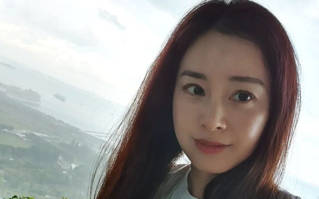 Kim Tae Hee tự tin khoe cận nhan sắc ở tuổi U50