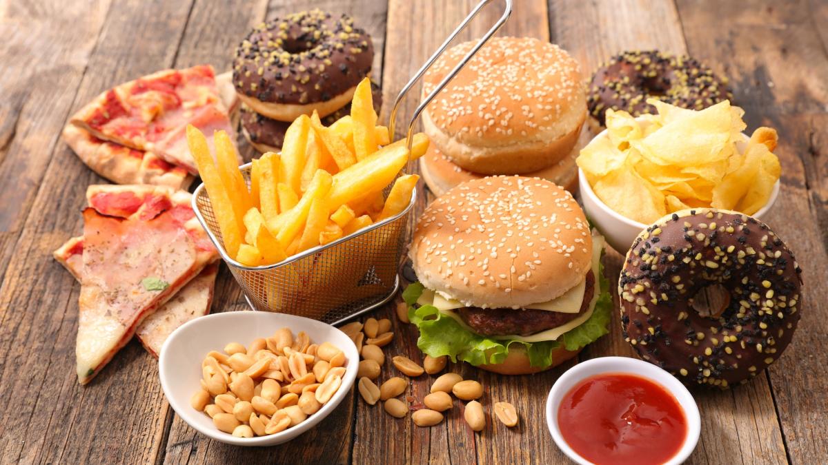 Nghiên cứu ‘tố cáo’ loại thực phẩm ‘dẫn lối’ cho ung thư mà nhiều người mê tít - Ảnh 1.