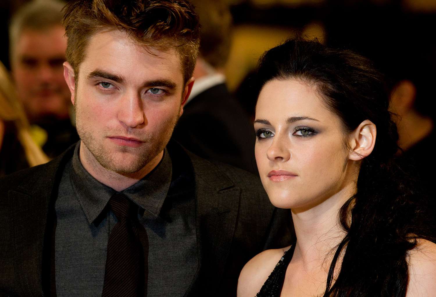Trớ trêu tại Met Gala 2023: Đang tình tứ bên tình mới, Robert Pattinson suýt chạm mặt tình cũ Kristen Stewart trên thảm đỏ - Ảnh 7.