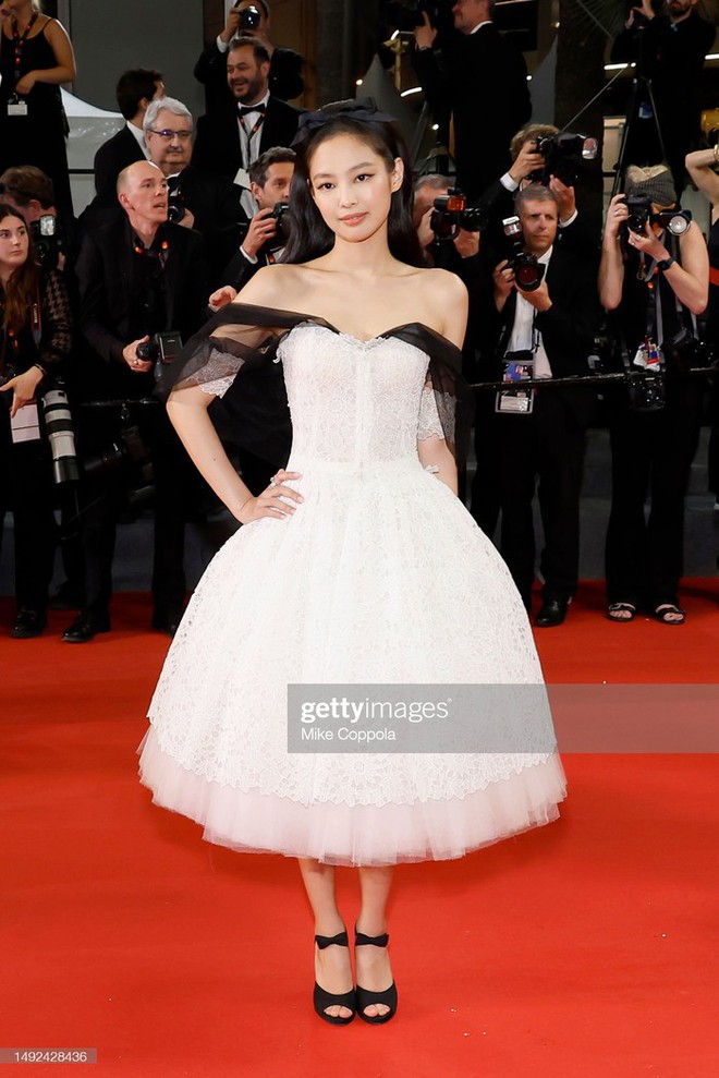 Sự thật đằng sau việc Rosé bị nhiếp ảnh gia ngó lơ trên thảm đỏ Cannes 2023 - Ảnh 3.