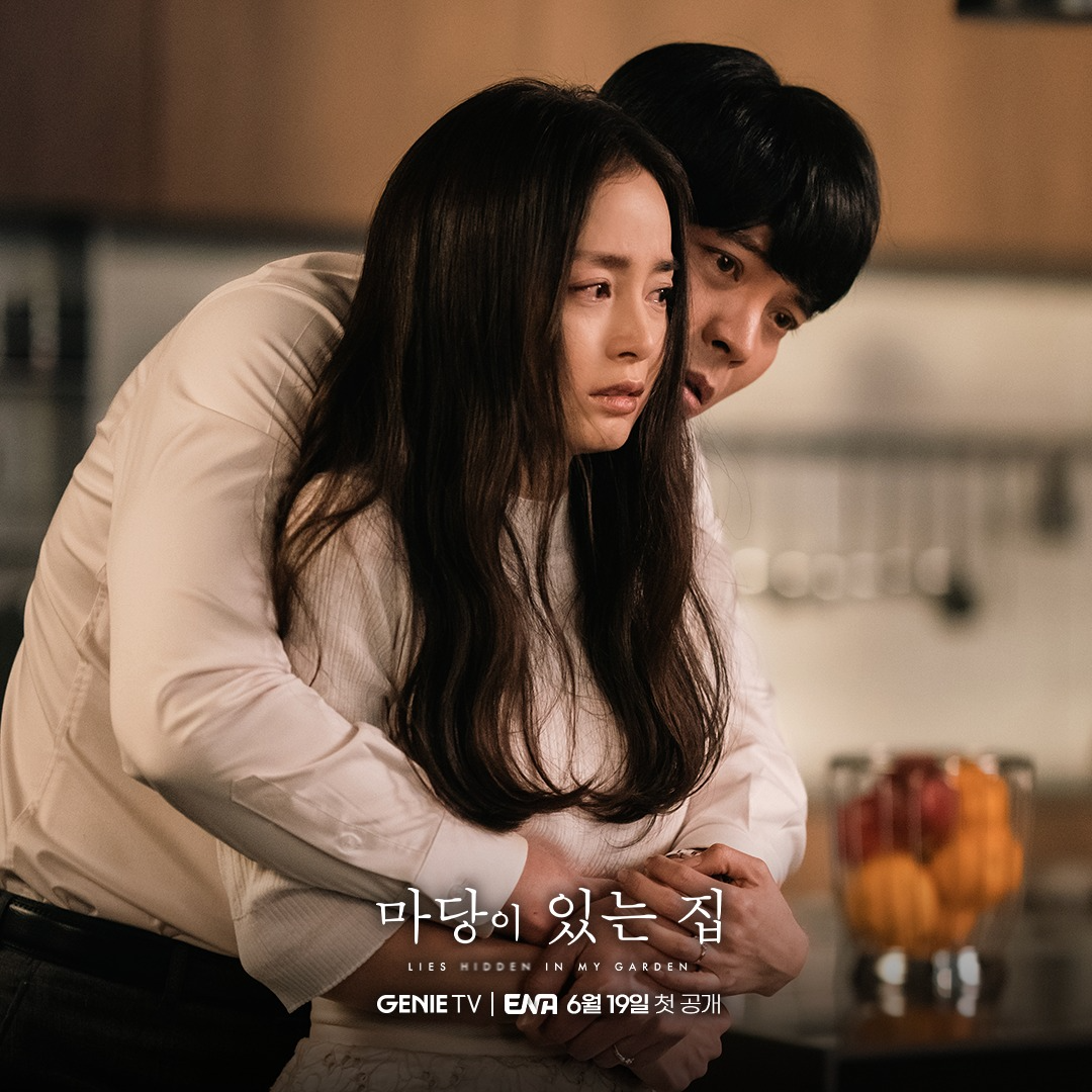 Kim Tae Hee tự tin để mặt mộc từ trên phim đến hậu trường, lộ một dấu hiệu tuổi tác ở tuổi 43 - Ảnh 2.