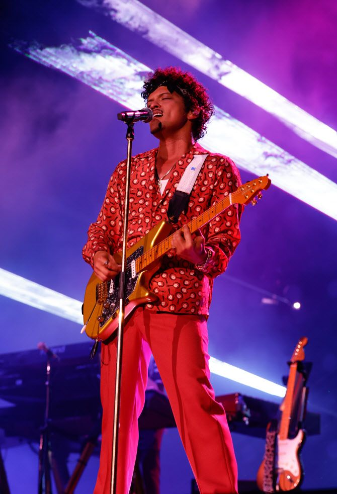 Concert Bruno Mars vướng nghi vấn &quot;biệt đãi&quot; nghệ sĩ Kbiz, BTC nói gì?  - Ảnh 2.