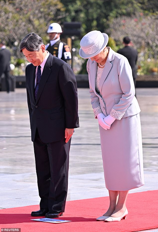 Hoàng hậu Nhật Bản lại tỏa sáng với phong cách thanh lịch trong chuyến thăm Indonesia - Ảnh 1.