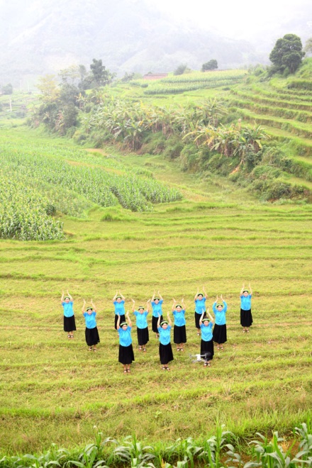 Phụ nữ các dân tộc ở Tiên Yên nhảy dân vũ để giữ gìn bản sắc văn hóa - Ảnh 6.