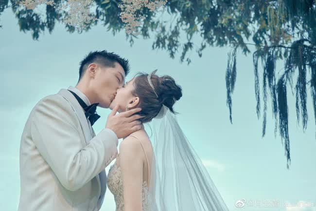 Truyền thông Hoa ngữ đưa tin Đậu Kiêu và ái nữ trùm sòng bạc chào đón cặp song sinh chỉ sau 2 tháng kết hôn - Ảnh 4.