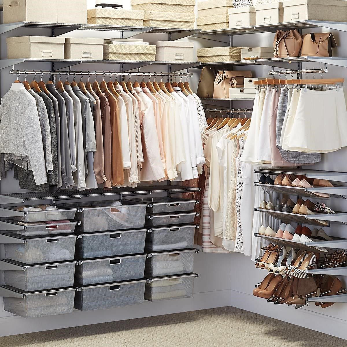 Các cách giúp bạn tối đa hóa không gian tủ quần áo để lưu trữ đồ - Ảnh 7.